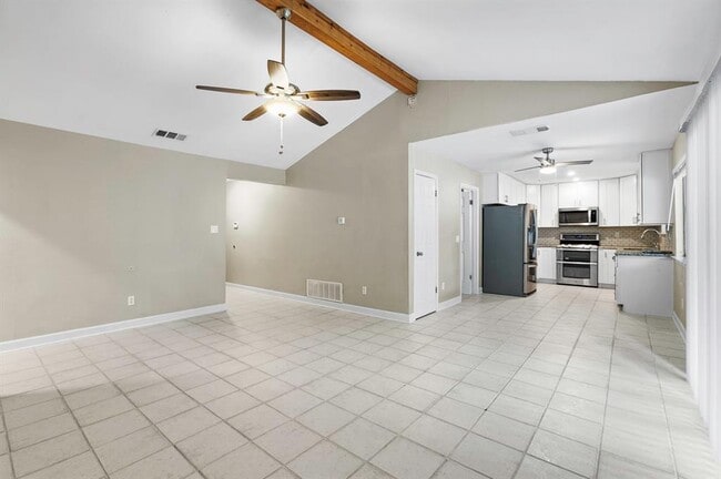 Building Photo - 2701 Peach Tree Ln