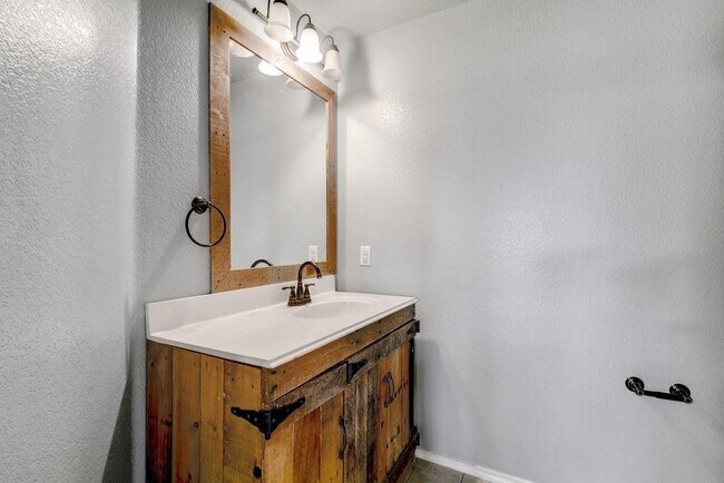 Building Photo - 12200 Ferrystone Cove