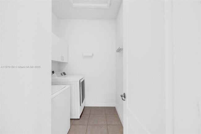Building Photo - 8706 Blaze Ct