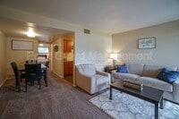 Building Photo - 1412 Cambridge Pl