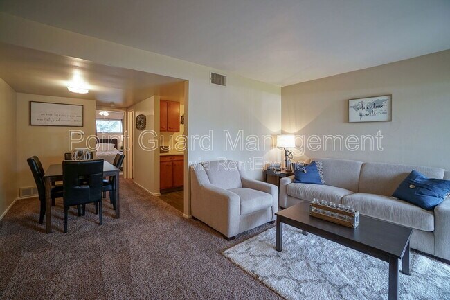 Primary Photo - 1521 Oxford Pl