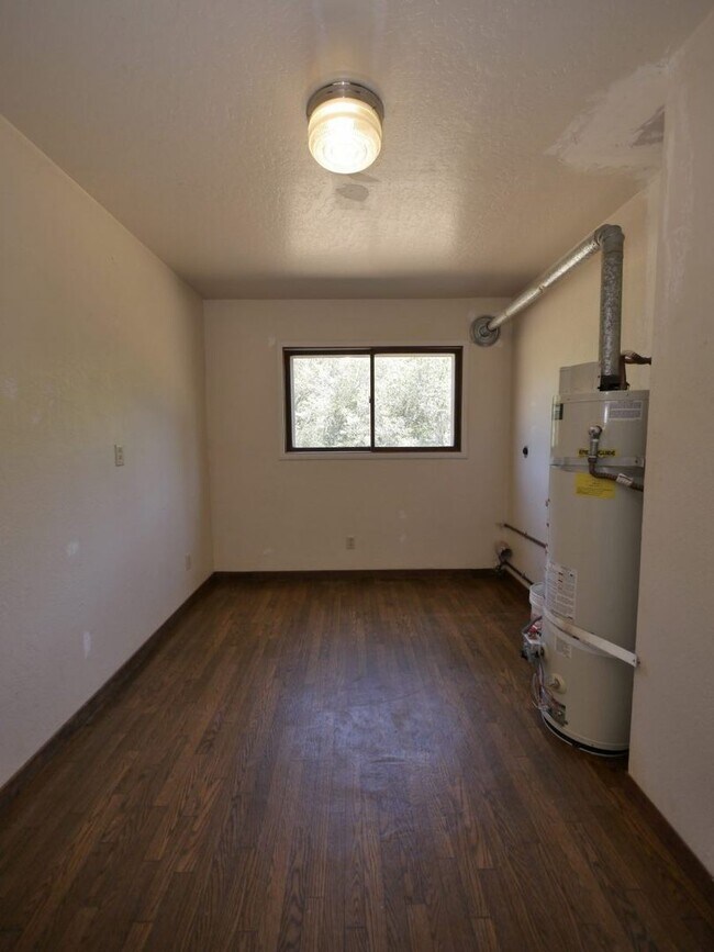 Building Photo - 99 Parsons Ln