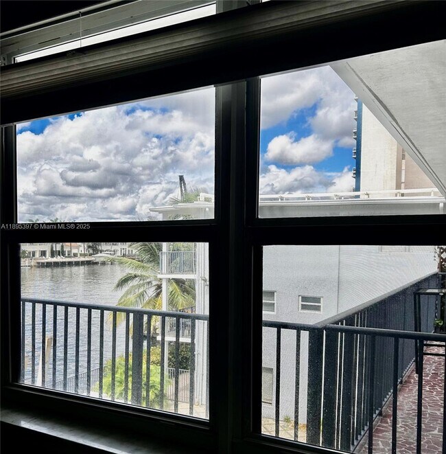 Building Photo - 2200 S Ocean Dr