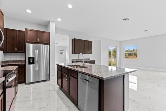 Building Photo - 15054 Wildwood Cir