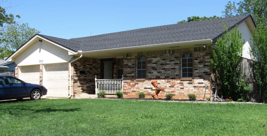 908 Eagle Dr. Moore, OK 73071 - 908 Eagle Drive