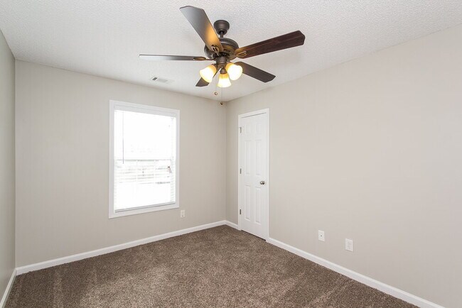 Building Photo - 717 White Dove Dr