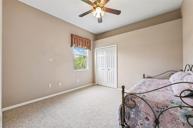 Building Photo - 13049 Thoroughbred Dr