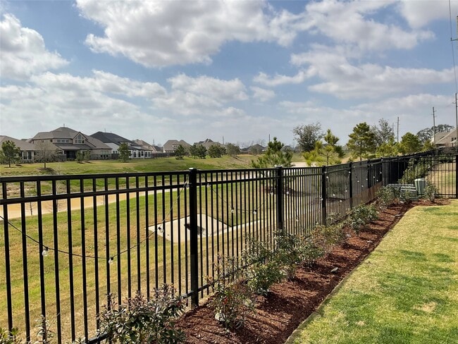 Building Photo - 24823 Hibiscus Gdn Wy