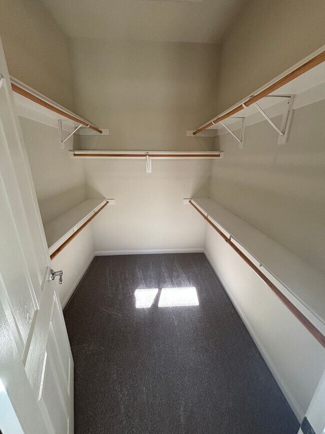 Building Photo - Del Web Rental 2 Bedroom