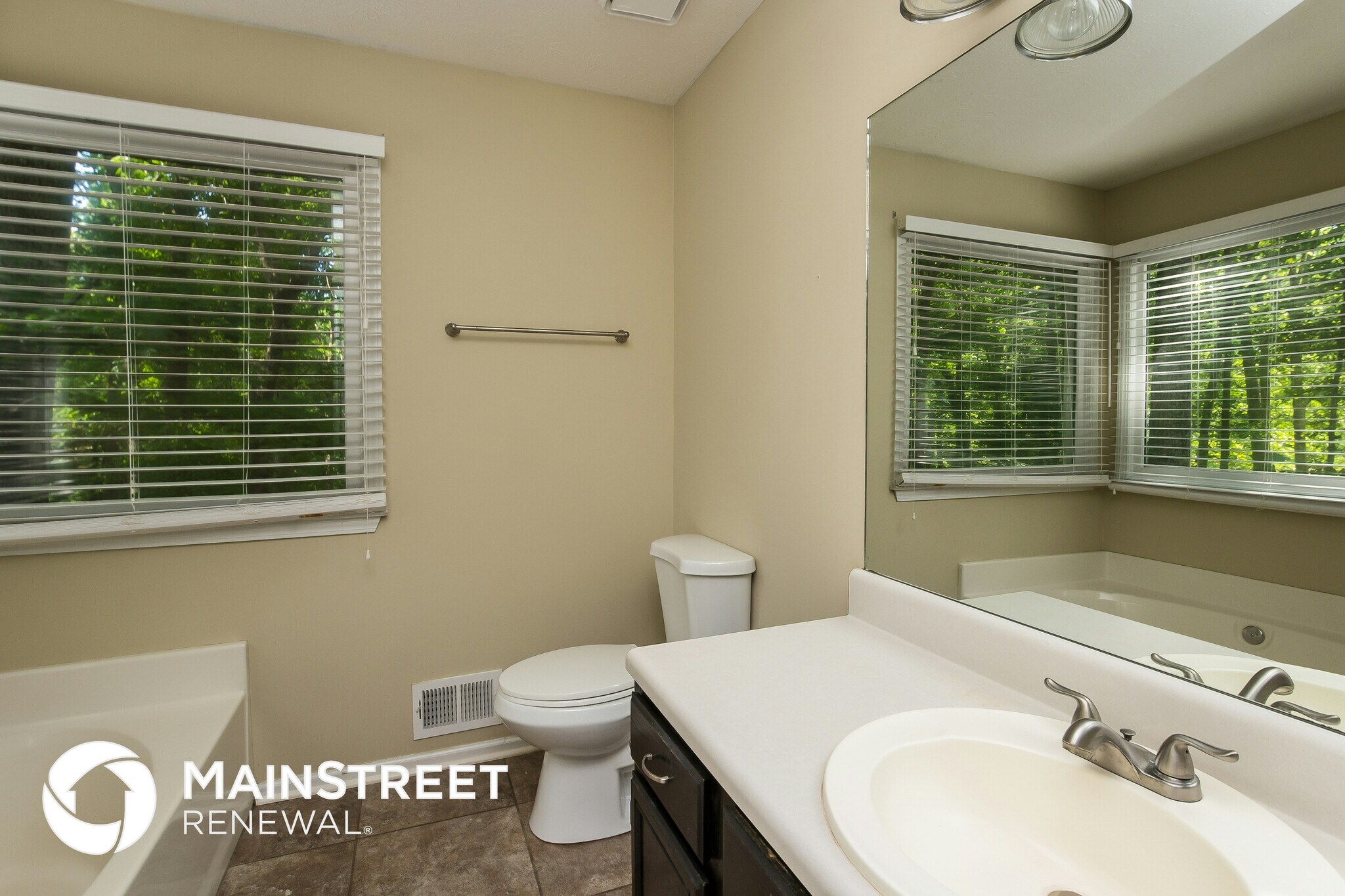 Building Photo - 294 Oak Landing Cir