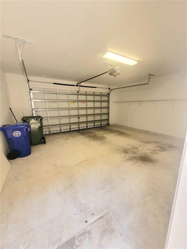 Building Photo - 1430 SW 147th Ter