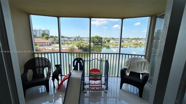 Building Photo - 1750 NE 191st St