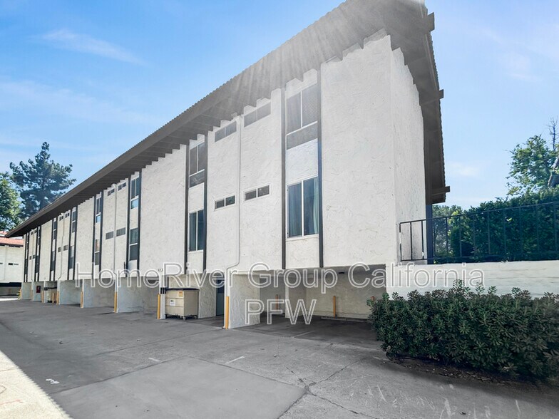 Building Photo - 31569 Lindero Canyon Rd