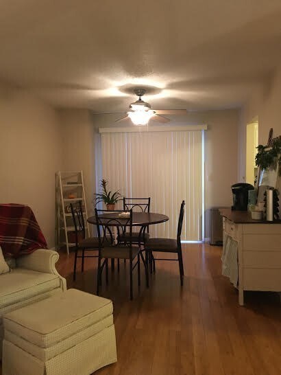 Building Photo - 4 bedroom house on the west side of Iowa C...