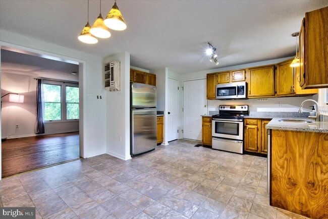Building Photo - 342 Sherry Ln