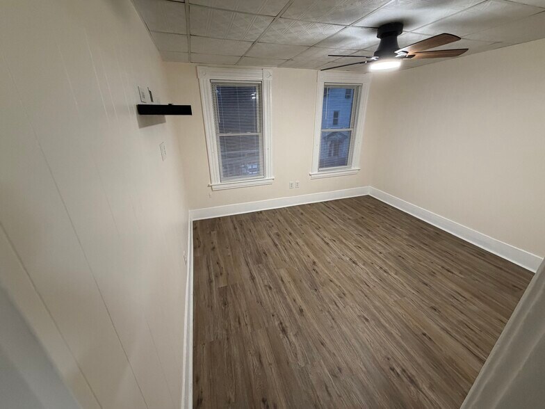 Building Photo - 478 Hevey St