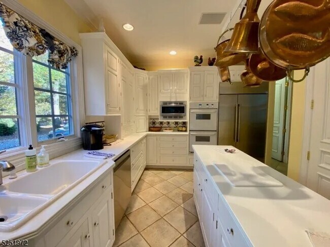 Kitchen - 1 Hurlingham Club Rd