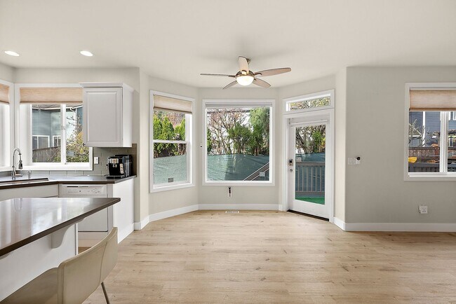 Building Photo - Immaculate 4-Bed Federal Way Home | Smart Tech, Tesla Charger, & Near JBLM!