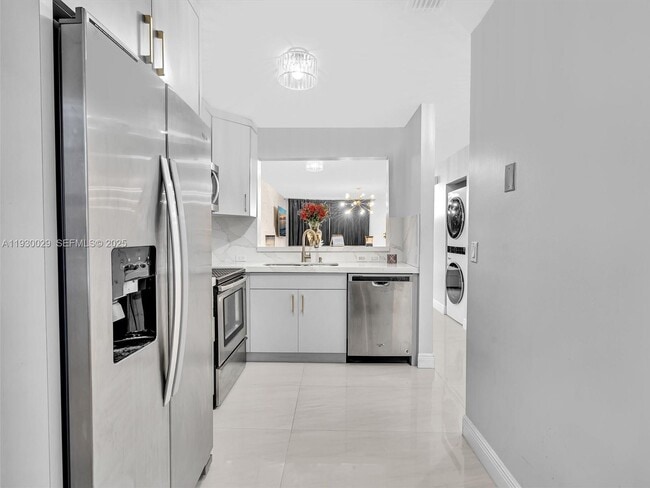 Building Photo - 6747 Sienna Club Dr