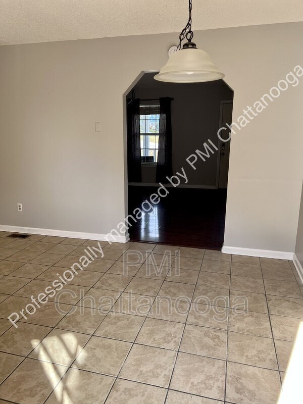 Building Photo - 7664 Walnut Hills Dr