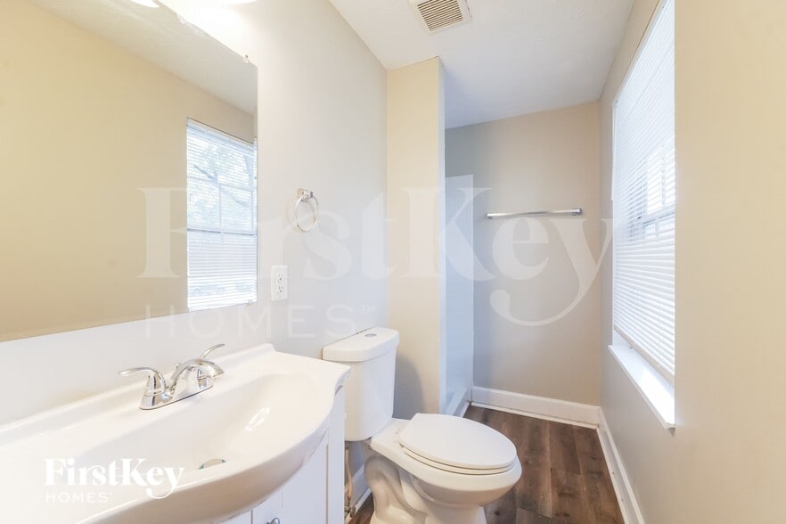 Building Photo - 3045 Forestside Ln