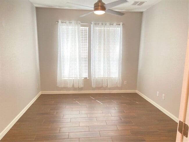 Building Photo - 3445 Francisco Way