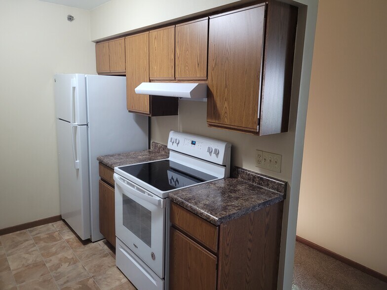 Building Photo - 2022 Sylvan Way