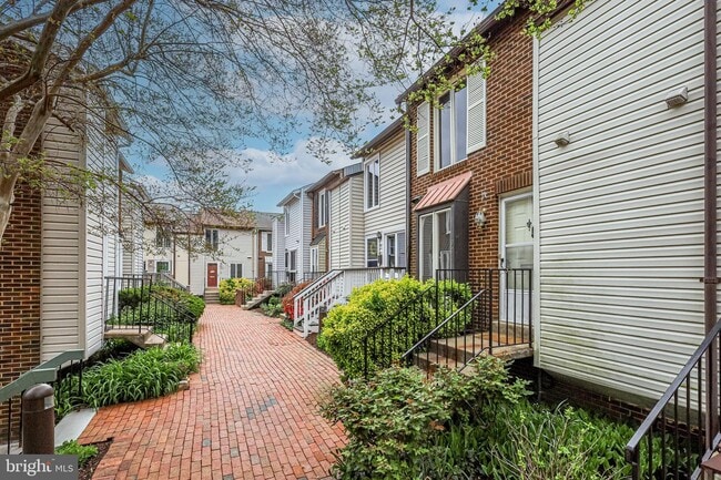 Building Photo - 971 S Taylor St