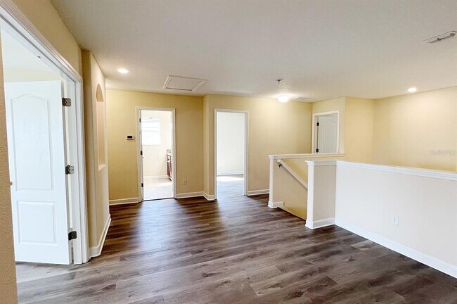 Building Photo - 1604 Thetford Cir