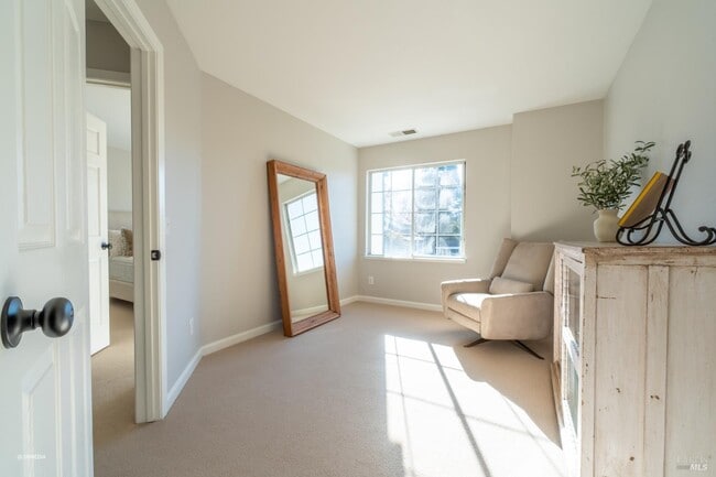 Building Photo - 517 Leafhaven Ln