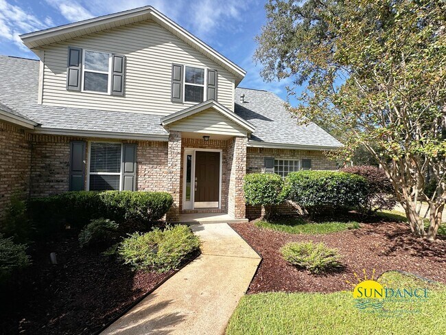 Building Photo - Lakefront home with Enclosed pool centered between Eglin and Hurlburt