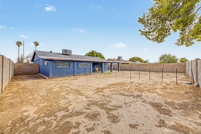 Building Photo - 3 bedroom home!