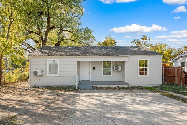 Primary Photo - "Spacious 3-Bedroom Home in Fort Worth wit...