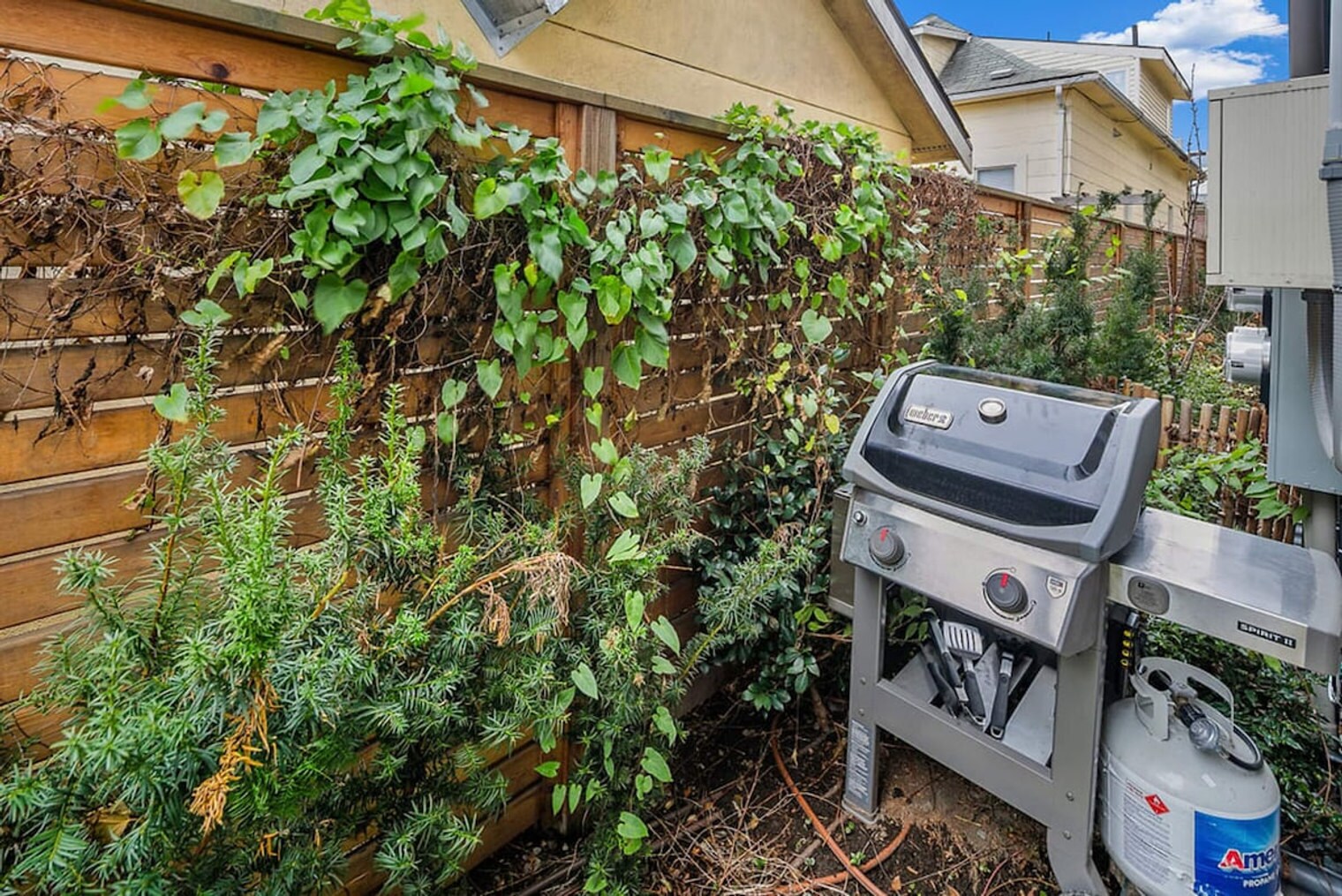 Building Photo - 1112 13th Ave