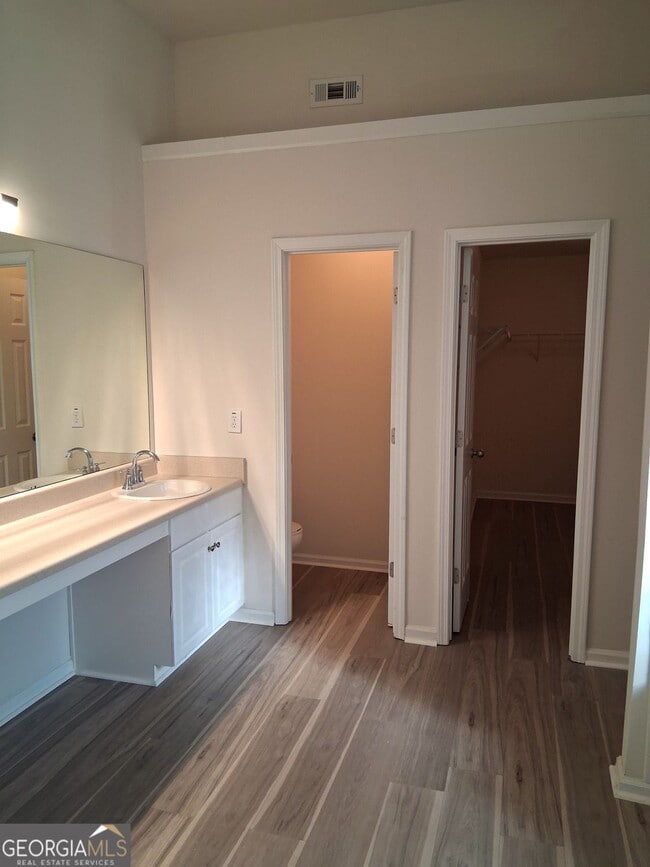 Building Photo - 122 Brenleigh Park Dr