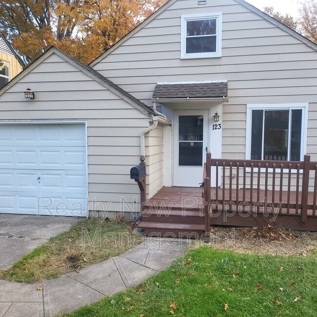 Primary Photo - 123 Beck Rd