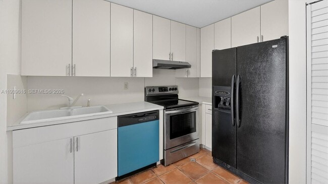 Building Photo - 13773 SW 147th Cir Ln