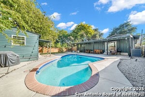 Building Photo - 767 E Myrtle St