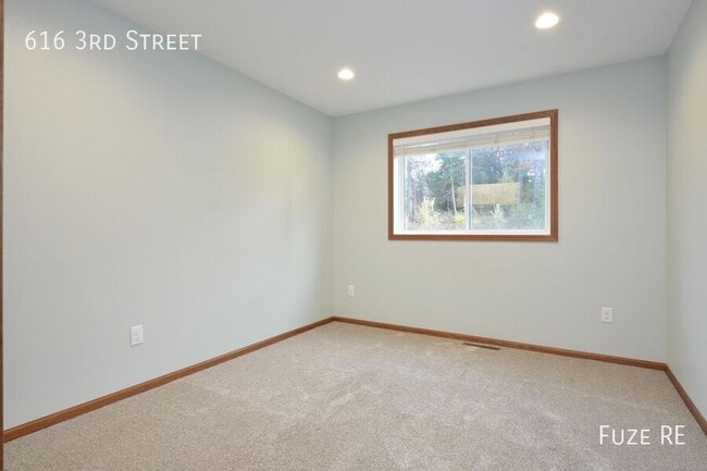 Building Photo - 616 N 3rd St