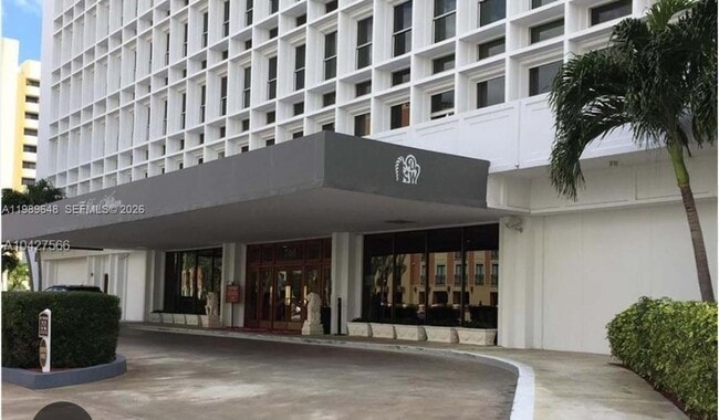 Building Photo - 700 Biltmore Way