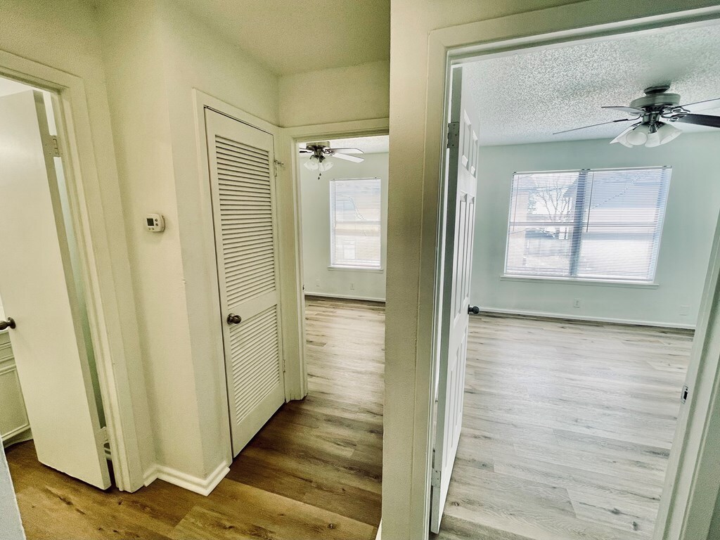 Building Photo - 1203 Redwood St