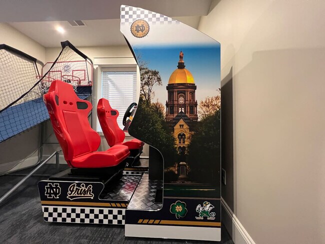 Building Photo - 1112 N St Peter St