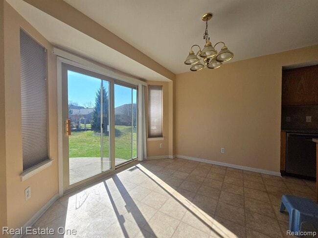 Building Photo - 42510 Pinehurst Dr
