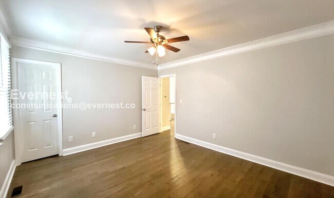 Building Photo - 116 Park Ave SE