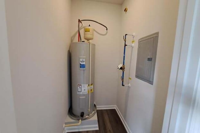 Building Photo - 3 BR/2.5BA | Newly Renovated Townhome End Unit | Private Patio| In Raleigh!
