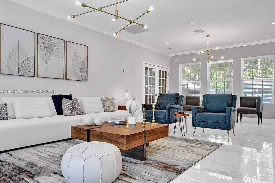 Building Photo - 247 SW 5th St