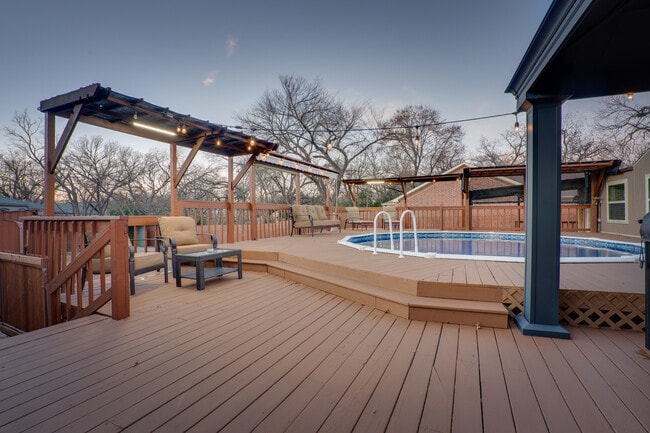 Building Photo - 7809 Claremont Dr