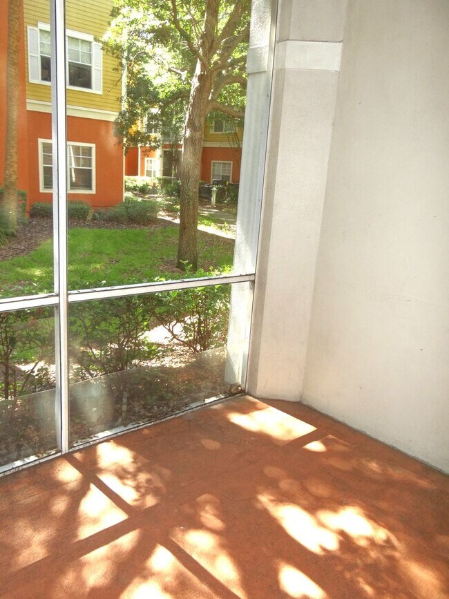 Building Photo - 2 bed 2 bath condo - South Tampa