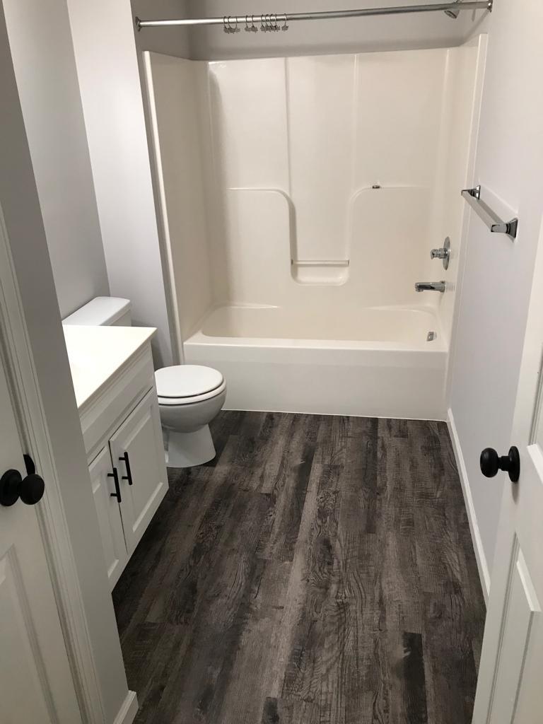 Building Photo - 640 S Oak St