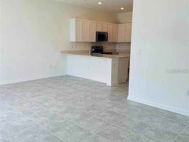 Building Photo - 2452 Skyline Lp